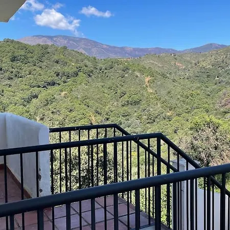 Atico Con Bonita Vista. En Urbanizacion Privada.! Estepona