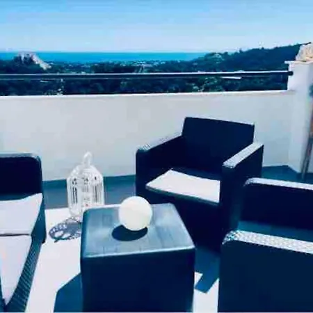 Atico Con Bonita Vista. En Urbanizacion Privada.! * Estepona