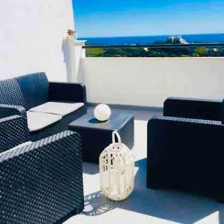 Apartamento Atico Con Bonita Vista. En Urbanizacion Privada.! Estepona
